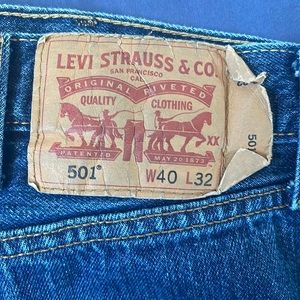 These are a pair of Levi’s 501 blue jeans. W40 L32